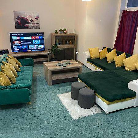 Velky Apartman Bratislava Esterno foto