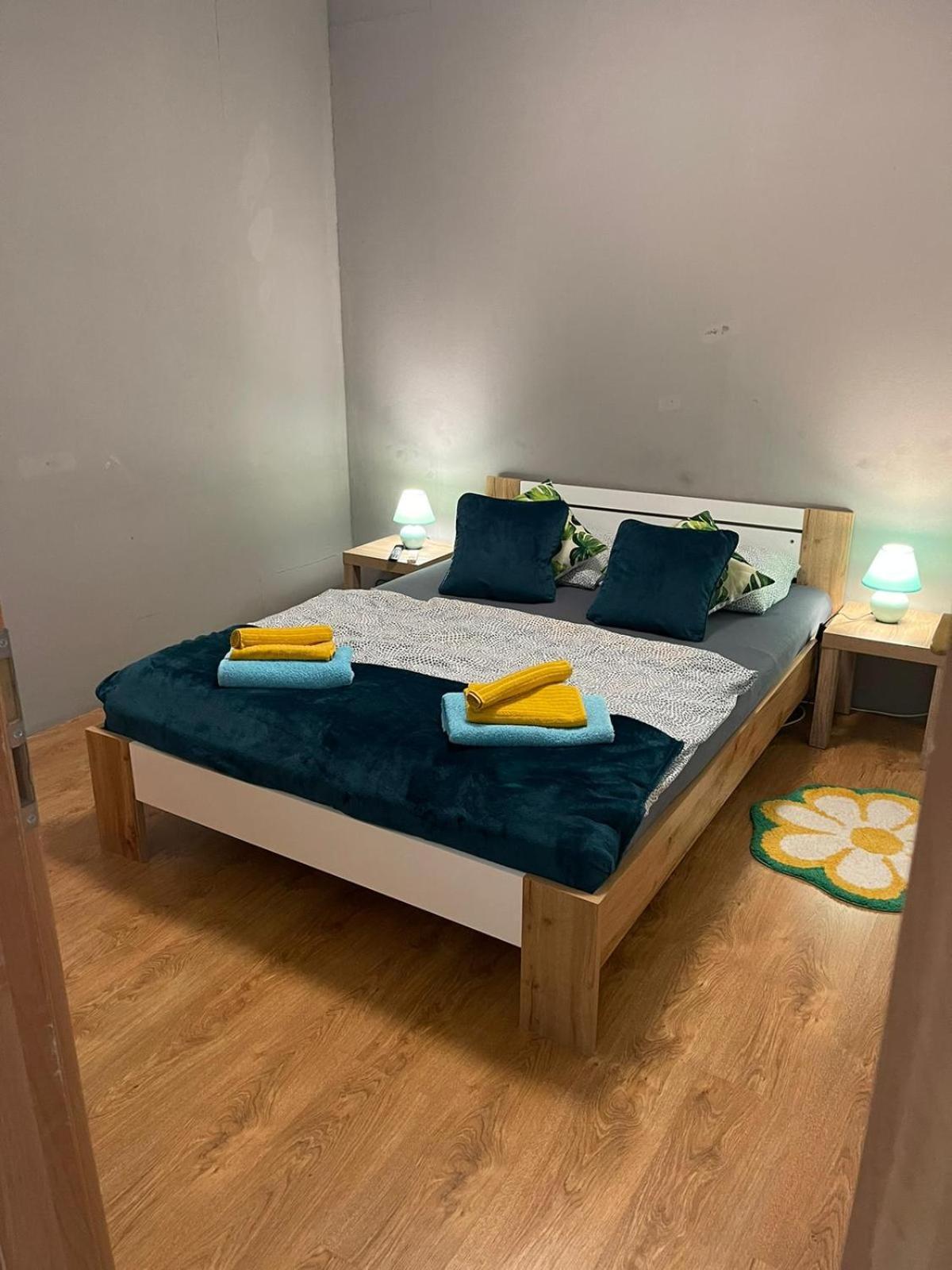 Velky Apartman Bratislava Esterno foto