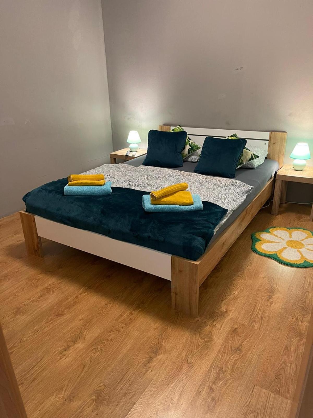 Velky Apartman Bratislava Esterno foto