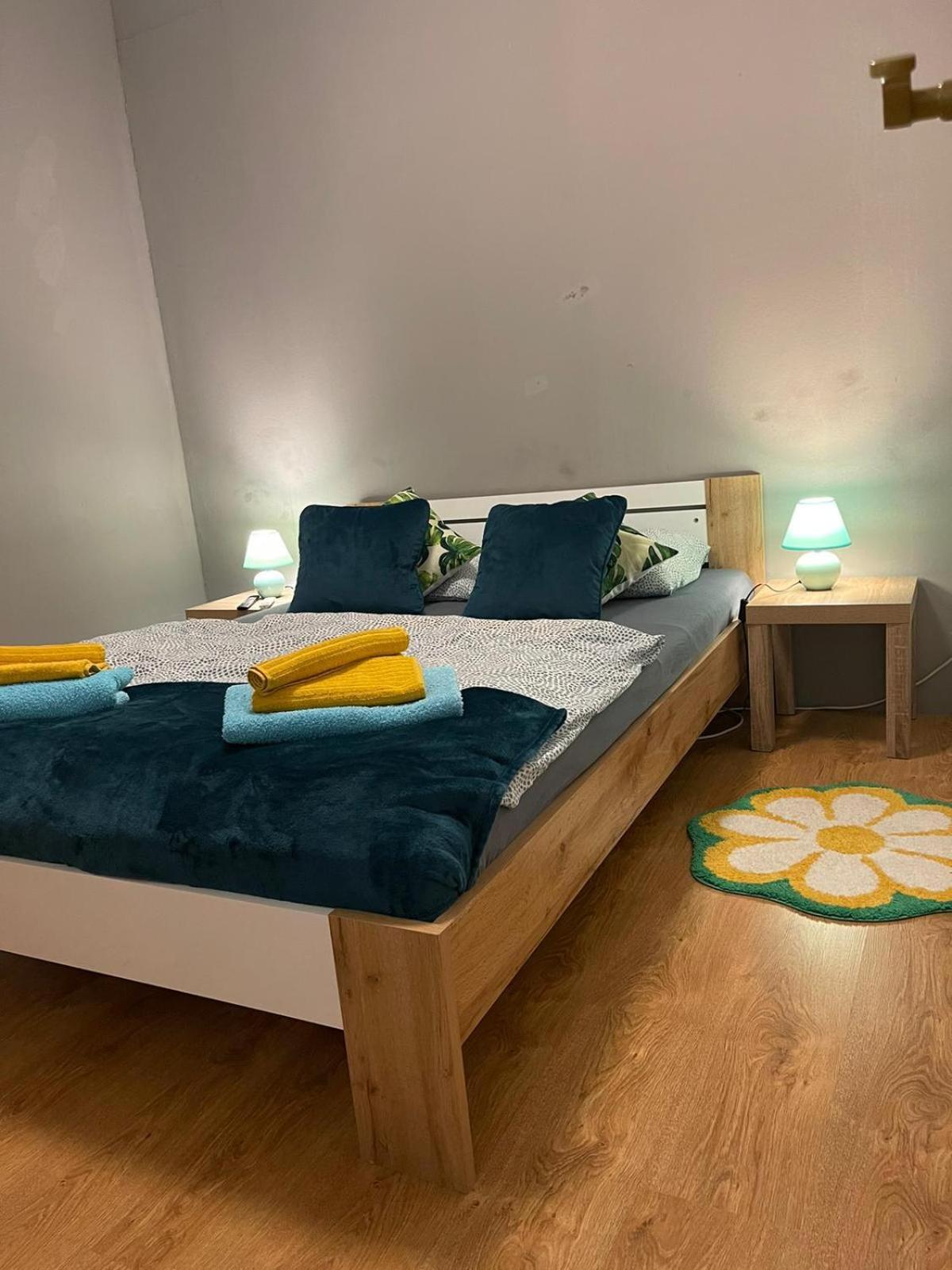 Velky Apartman Bratislava Esterno foto