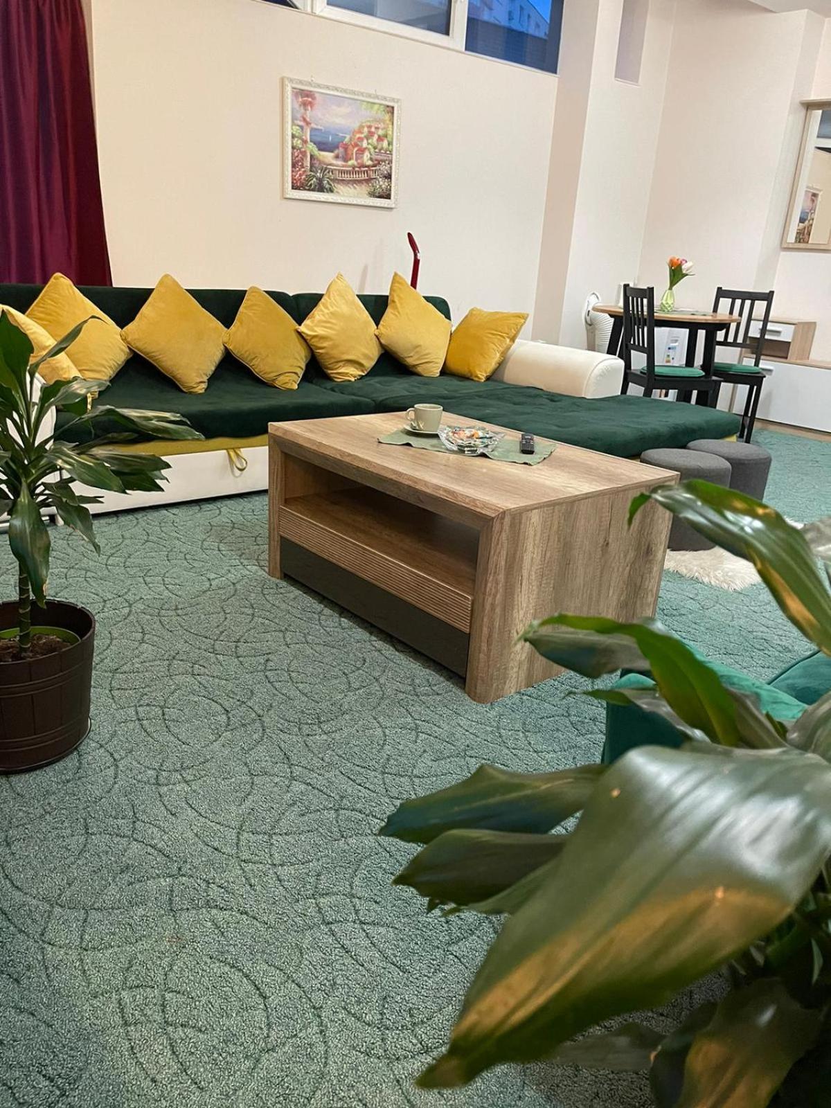 Velky Apartman Bratislava Esterno foto