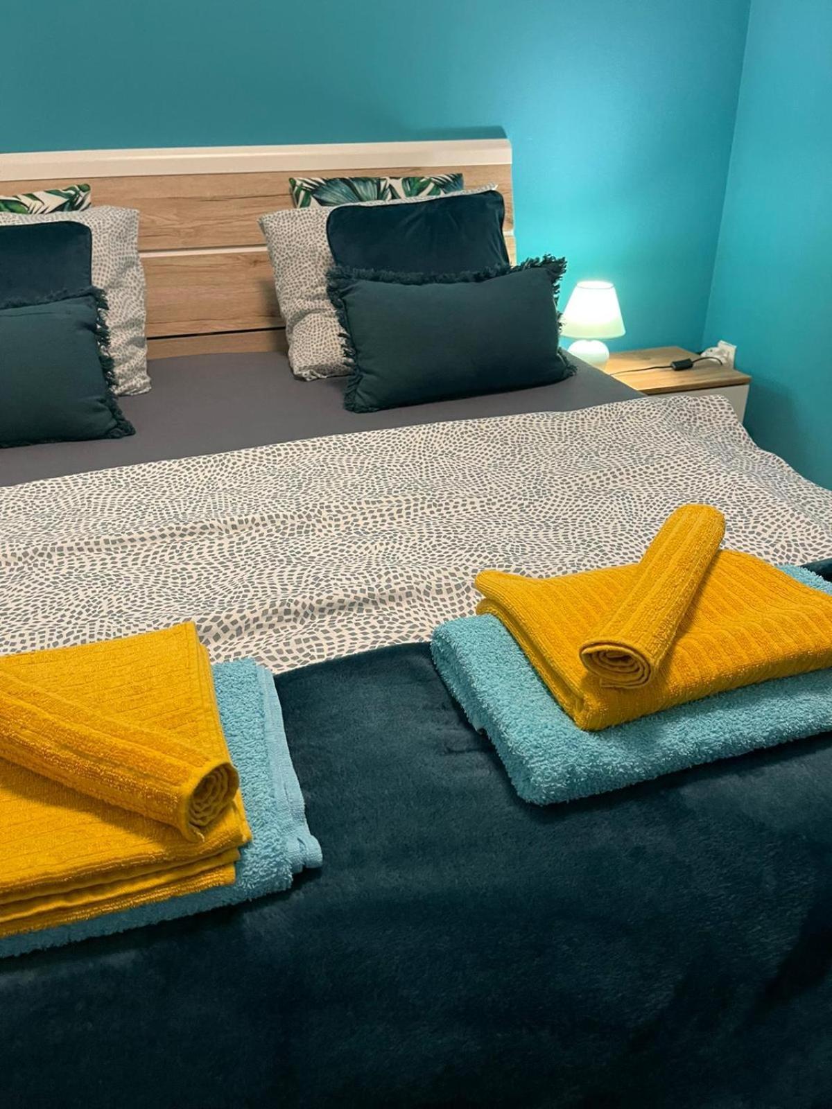 Velky Apartman Bratislava Esterno foto