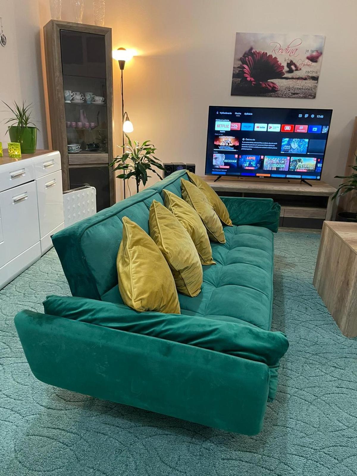 Velky Apartman Bratislava Esterno foto